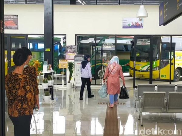 Nadi Kehidupan di Terminal Garut Kembali Berdenyut