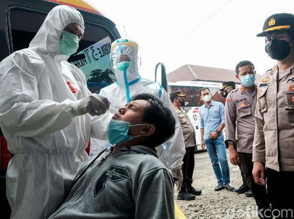Puluhan Pemudik yang Tiba di Tangsel Jalani Tes Antigen