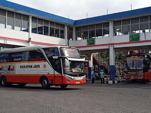 Ribuan Penumpang Diperkirakan Datang-Pergi di Terminal Bungurasih