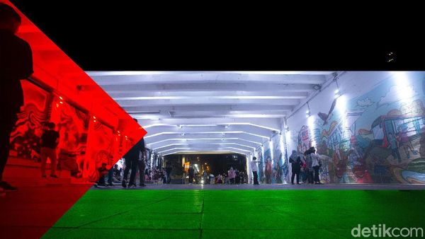 Saat Lampu Berwarna Bendera Palestina Hiasi Kawasan Ibu Kota