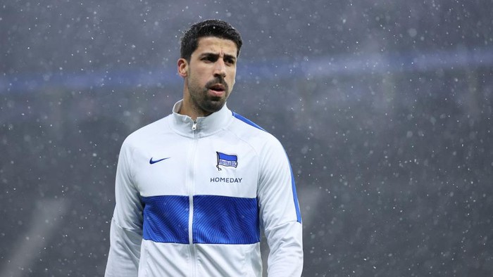 BERLIN, GERMANY - FEBRUARY 05: Sami Khedira of Berlin is seen prior to the Bundesliga match between Hertha BSC and FC Bayern Muenchen at Olympiastadion on February 05, 2021 in Berlin, Germany. (Photo by Boris Streubel/Getty Images)