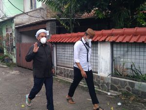 Datangi Rumah Duka, Ngabalin Kenang Wimar Witoelar: Sosok yang Sejuk Datangi Rumah Duka, Ngabalin Kenang Wimar Witoelar: Sosok yang Sejuk