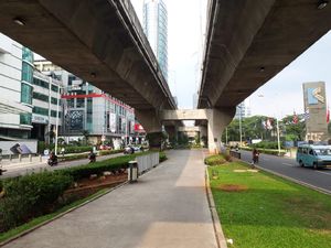 Gegara Ini, Motor Tak Lagi Naik Trotoar Kolong JLNT Kuningan Gegara Ini, Motor Tak Lagi Naik Trotoar Kolong JLNT Kuningan