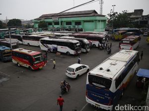 Pool Bus Ditutup selama PPKM Darurat, Penumpang Naik dari Terminal