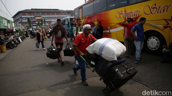 Kembali Beroperasi, Terminal Bekasi Bergeliat Lagi