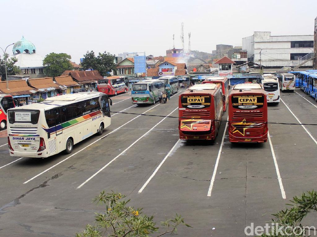 Terminal Cicaheum Kembali Bergeliat Usai Larangan Mudik Berakhir Terminal Cicaheum Kembali Bergeliat Usai Larangan Mudik Berakhir