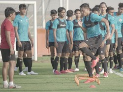 Latihan Timnas di Dubai: Kemarin di Pantai Sekarang di Lapangan