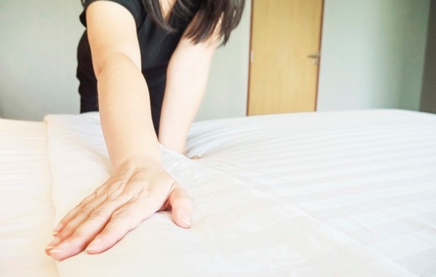 White Bed Sheet | Freepik.com