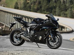 Yamaha Luncurkan R7, Resmi Jadi Pengganti Yamaha R6