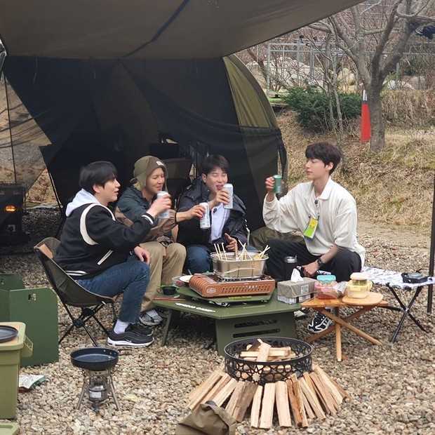 Aktor Ahn Jae Hyun bergabung dengan member Spring Camp.