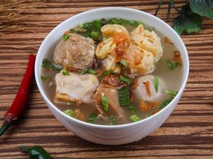Waduh! Pelanggan Temukan Jimat Pelaris di Warung Bakso Ini Waduh! Pelanggan Temukan Jimat Pelaris di Warung Bakso Ini
