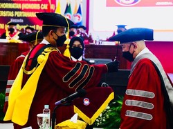 Unhan Beri Gelar Doktor Honoris Causa ke Ryamizard Ryacudu