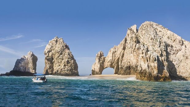 El Arco, at Land's End, Cabo San Lucas. Giant rocky outcrops featuring a natural arch, are one of the most famous natural attractions of Mexico.
