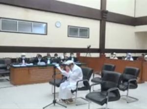 Pleidoi Habib Rizieq Menyasar Jenderal-jenderal Pleidoi Habib Rizieq Menyasar Jenderal-jenderal