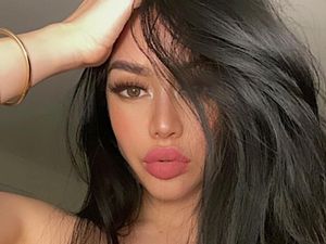 10 Potret Seksi Kim Lee, Miliuner yang Dijuluki Kim Kardashian-nya Asia