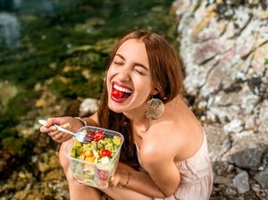 Kenapa Makanan Bisa Memberi Rasa Bahagia? Ini Alasan Ilmiahnya Kenapa Makanan Bisa Memberi Rasa Bahagia? Ini Alasan Ilmiahnya