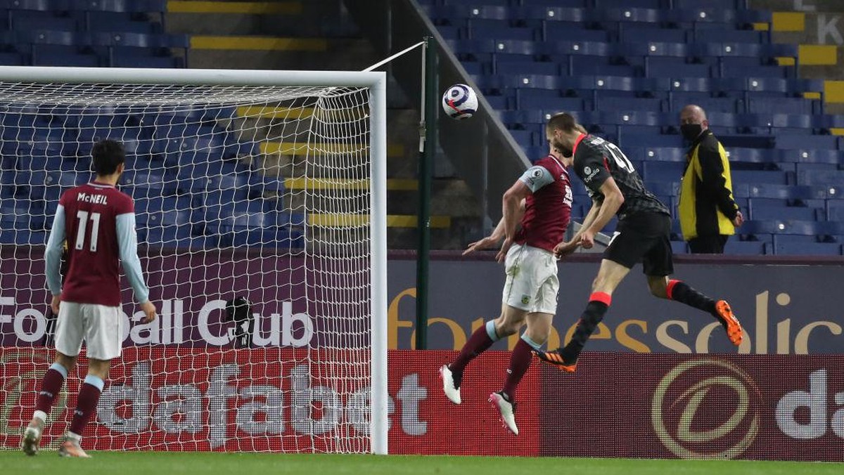 Gol Nat Phillips ke gawang Burnley. (Foto: Getty Images/Pool)