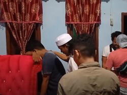 Pelaku Pencabulan di Masjid Pangkalpinang Menangis Saat Ditangkap