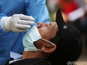 Pemudik Jalani Tes Antigen di Polsek Bekasi Selatan Pemudik Jalani Tes Antigen di Polsek Bekasi Selatan