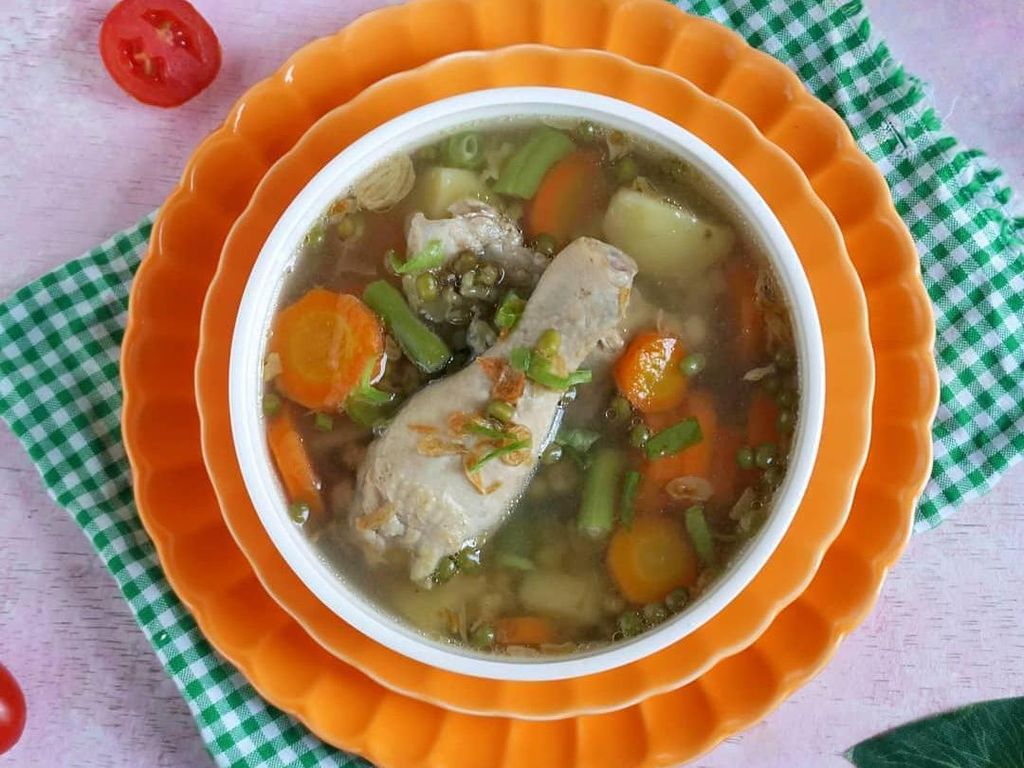 Resep Pembaca : Sup Ayam Kacang Hijau yang Bening Padat Nutrisi Resep Pembaca : Sup Ayam Kacang Hijau yang Bening Padat Nutrisi