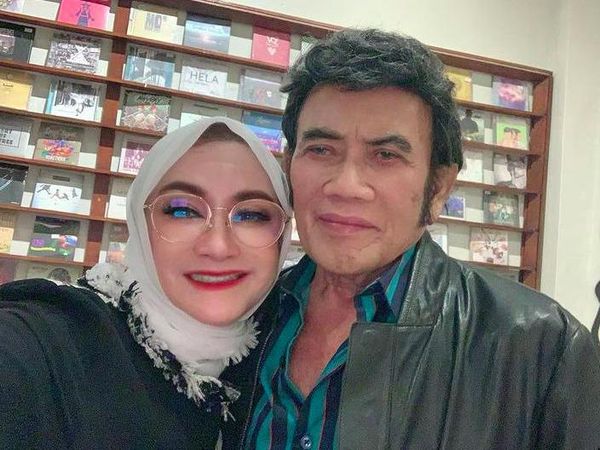 Ricca Rachim Istri Rhoma Irama yang Awet Muda di Usia 62