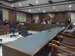 Hakim Tunda Pembacaan Putusan Gugatan Polusi Udara