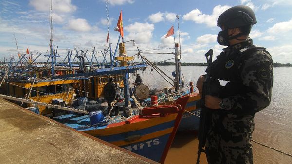 Terciduk! Ini Dia Kapal Vietnam Pencuri Cumi-cumi di Natuna