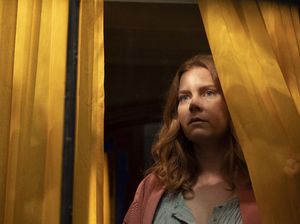 The Woman In The Window: Mencari Kebenaran di Tengah Kegelapan The Woman In The Window: Mencari Kebenaran di Tengah Kegelapan
