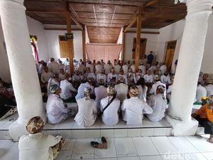 Keraton Kanoman Cirebon Batasi Keluarga yang Ikut Tradisi Garebek Syawal Keraton Kanoman Cirebon Batasi Keluarga yang Ikut Tradisi Garebek Syawal