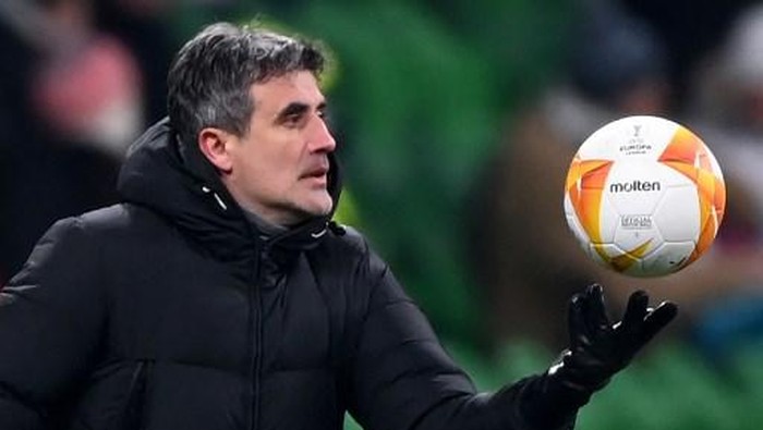 (FILES) In this file photo taken on February 18, 2021 Dinamo Zagrebs Croatian coach Zoran Mamic during the UEFA Europa League football match between Krasnodar and Dinamo Zagreb at the Krasnodar stadium in Krasnodar. - Croatia issued an international arrest warrant for former Dinamo Zagreb coach Zoran Mamic on May 11, 2021 after he failed to report to serve his prison term for a multi-million-euro fraud. (Photo by Kirill KUDRYAVTSEV / AFP)