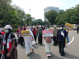 Kumpul di Stasiun Gambir, Massa Aksi Bela Palestina Long March ke Kedubes AS