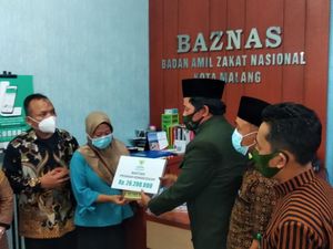 Baznas Serahkan Dana Lunasi Utang Guru TK yang Diteror 24 Debt Collector
