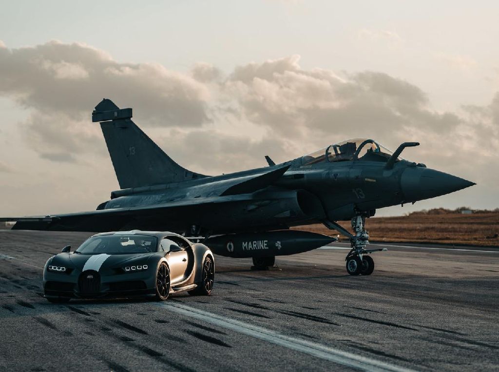 Momen Adu Drag Bugatti Chiron vs Jet Tempur Incaran Prabowo Momen Adu Drag Bugatti Chiron vs Jet Tempur Incaran Prabowo