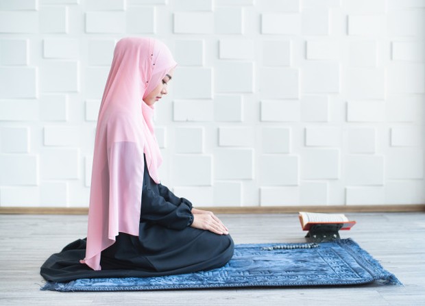 Cara mengatasi penyakit ain dengan memperbanyak dzikir dan baca Al-Qur'an/freepik.com