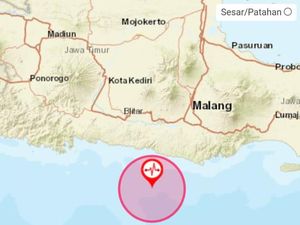 Gempa Blitar M 6,2 Dirasakan di Kediri, Lampu Goyang Hingga Kursi Bergetar Gempa Blitar M 6,2 Dirasakan di Kediri, Lampu Goyang Hingga Kursi Bergetar