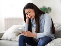 Mengapa Sih Orang Suka Dengar Lagu Galau? Ini Penjelasan Psikolog UNS