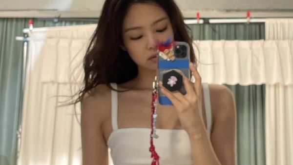 Seksi Banget, Ini 8 Foto Personel BLACKPINK Pamer Perut Rata