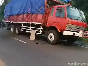 Biker di Pasuruan Tewas Setelah Tabrak Truk Mogok Biker di Pasuruan Tewas Setelah Tabrak Truk Mogok