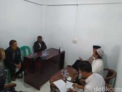 Tak Wajibkan Salat, Kelompok Rambut Merah Kerap Bersemedi di Hutan