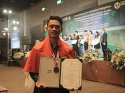 Kisah Perjuangan Anak Petani Lulus Cumlaude dengan IPK 3,88