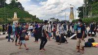 Foto: Malaysia Deportasi Pekerja Migran RI