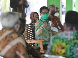 Kunjungi BUMDes di Klaten, Mendes Bicara Pembuatan Bank Desa