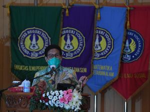 Mendes Harap UNY Proaktif Ambil Peran untuk Terjun Langsung ke Desa