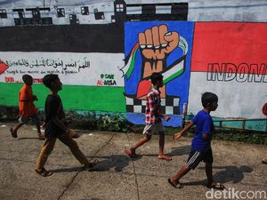 Mural Dukungan Untuk Palestina Mejeng di Depok