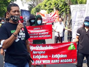 Massa Banteng Merah Putih Demo soal Perbedaan Nama Bupati Bojonegoro