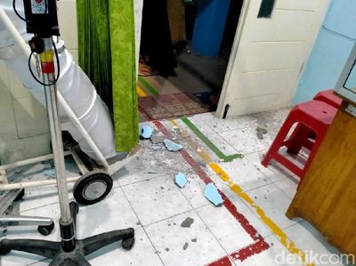 Penampakan Puskesmas Wates yang Rusak Usai Diguncang Gempa Blitar