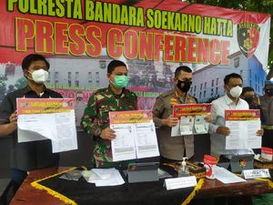 5 Fakta 2 Bule Inggris Malah Kabur Saat Hendak Dikarantina 5 Fakta 2 Bule Inggris Malah Kabur Saat Hendak Dikarantina