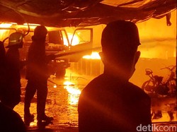 Kebakaran Hebat Hanguskan Rumah Kakak-Adik di Polman!