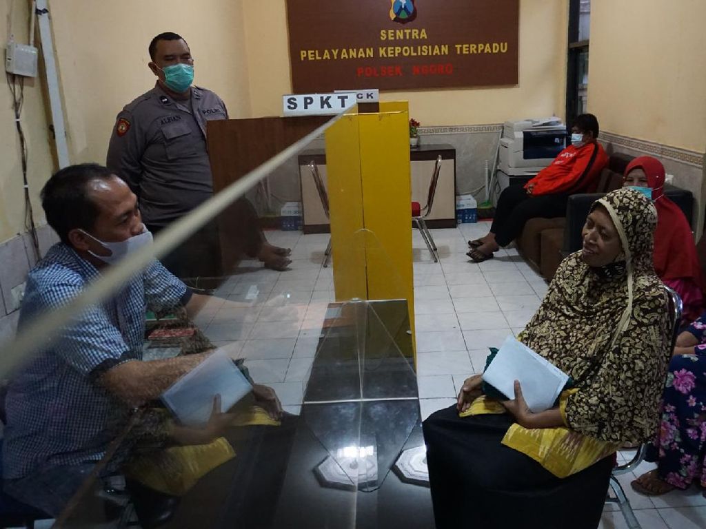 Ratusan Emak-emak di Mojokerto Tertipu Arisan Lebaran Ratusan Emak-emak di Mojokerto Tertipu Arisan Lebaran