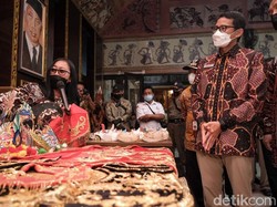 Aneka Strategi Wisata Ala Sandiaga Uno